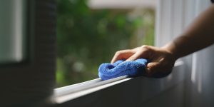 Jak samodzielnie dbać o okna PVC?